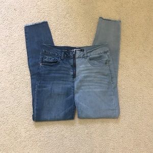 2 toned jeans !